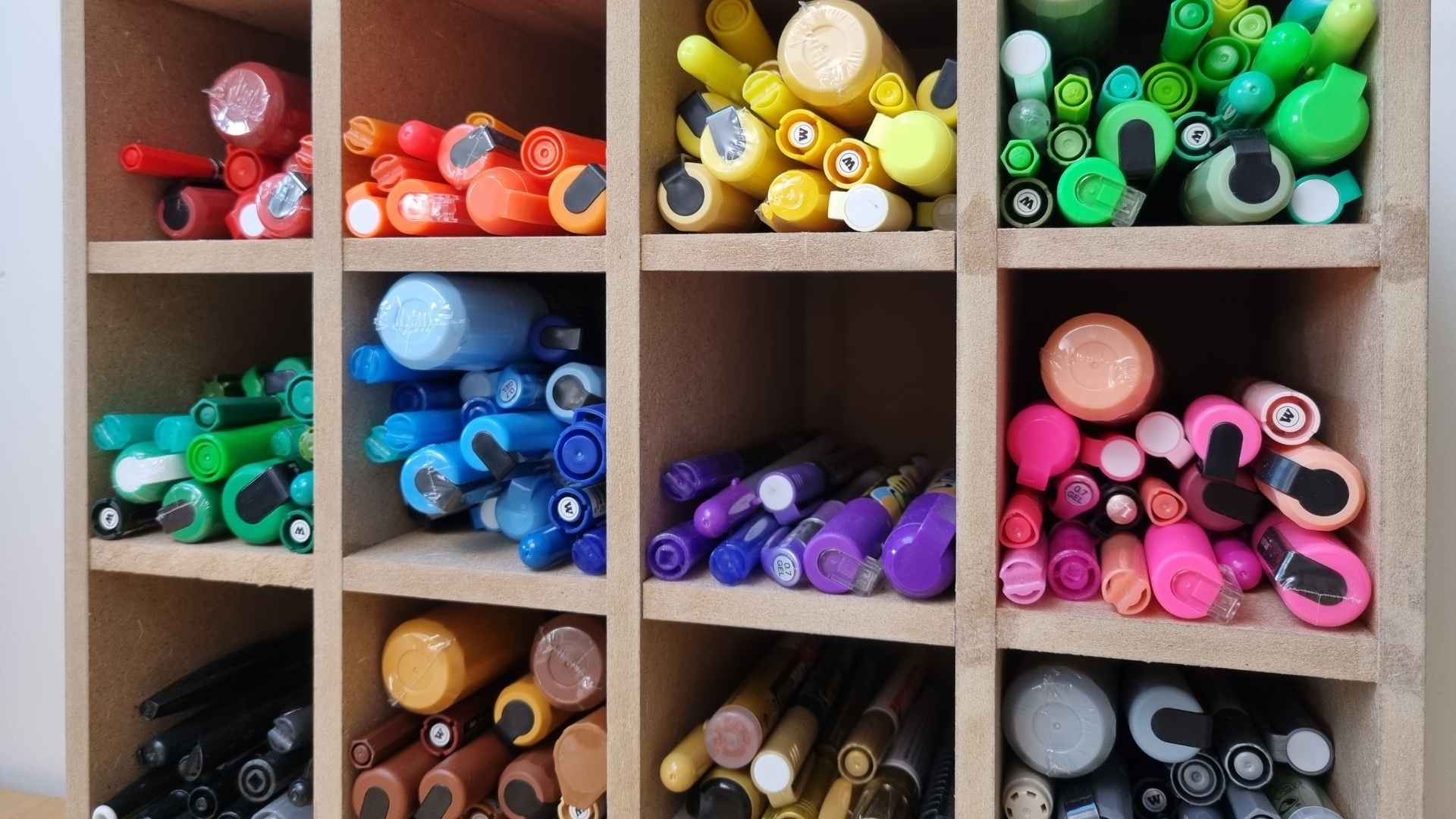 Welke materialen heb je nodig om te handletteren?
