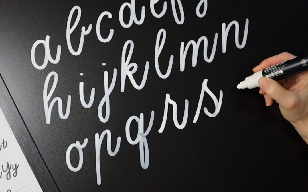 Zo teken je schrijfletters op je krijtbord (van a tot z)