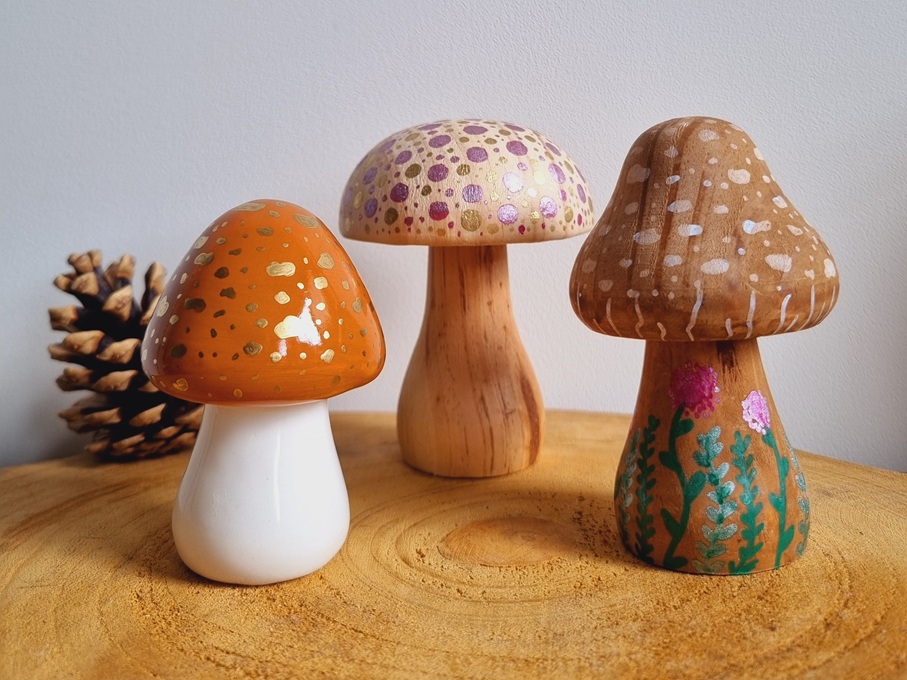 Do-it-yourself-herfstdecoratie-3-paddenstoelen-versieren-met-stiften