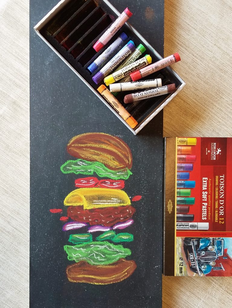 Met-pastelkrijt-op-een-krijtbord-tekenen-hamburger-krijt