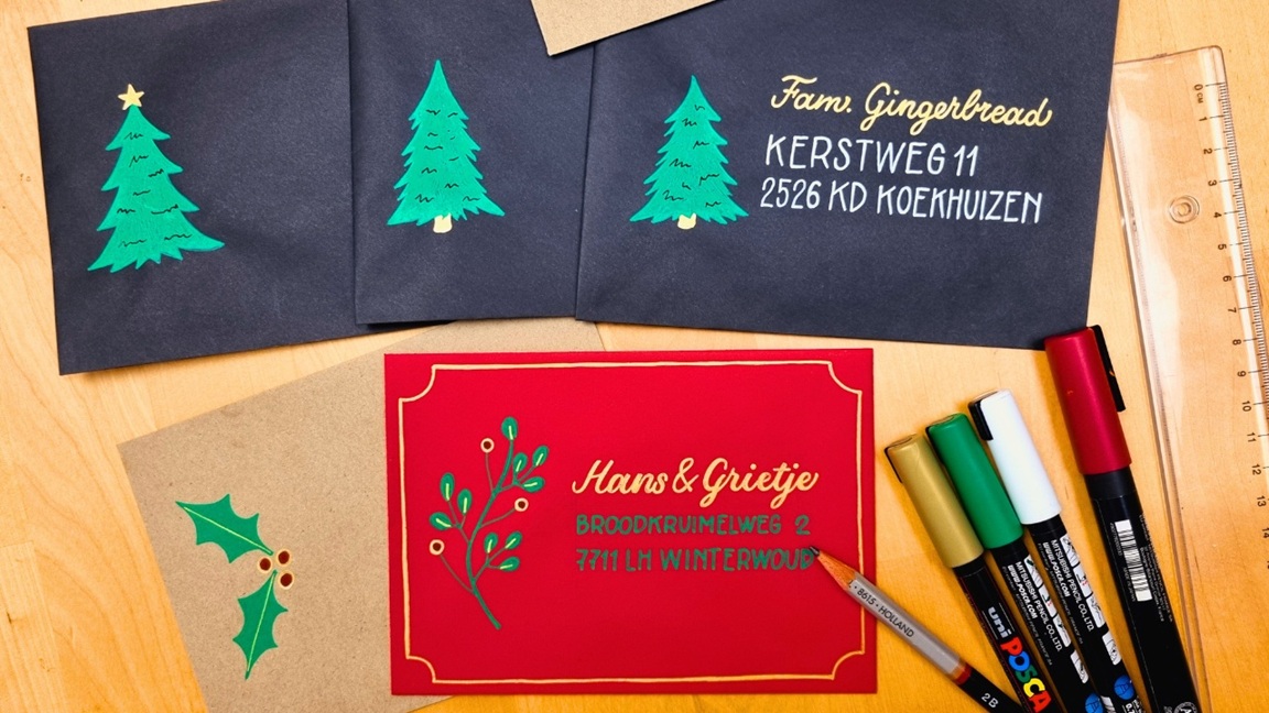Maak-zelf-kerst-enveloppen-met-handlettering-illustraties