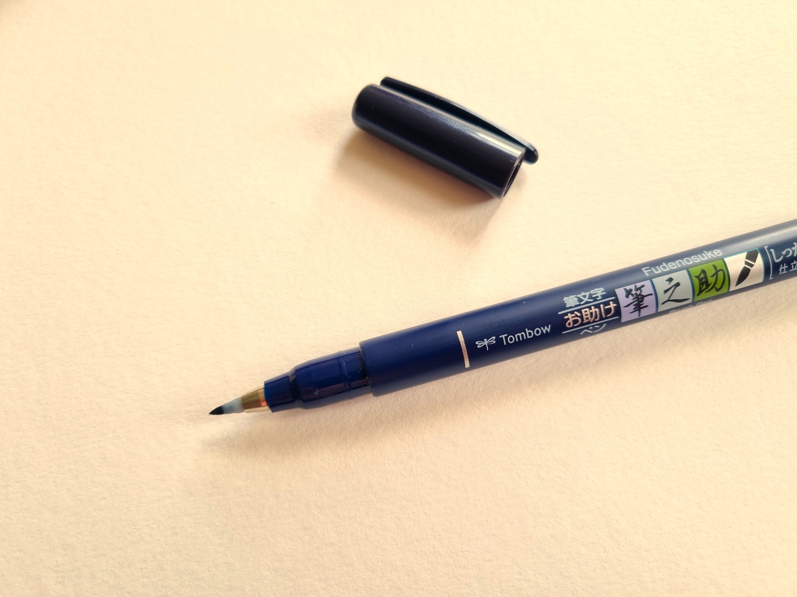1-kalligrafie-brushpen-papier