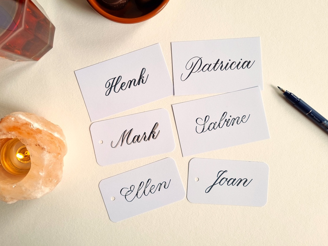 naamkaartjes-cadeaulabels-mooie-letters-kalligrafie-brushpen naamkaartjes-cadeaulabels-mooie-letters-kalligrafie-brushpen