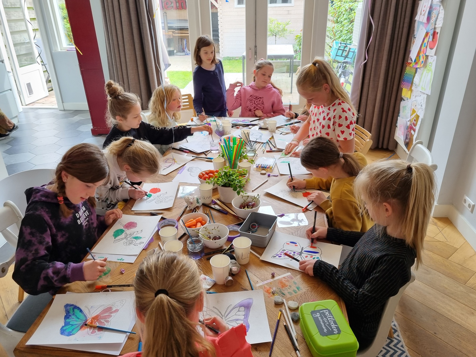 tekenles-geven-aan-kinderen-kunsteducatie